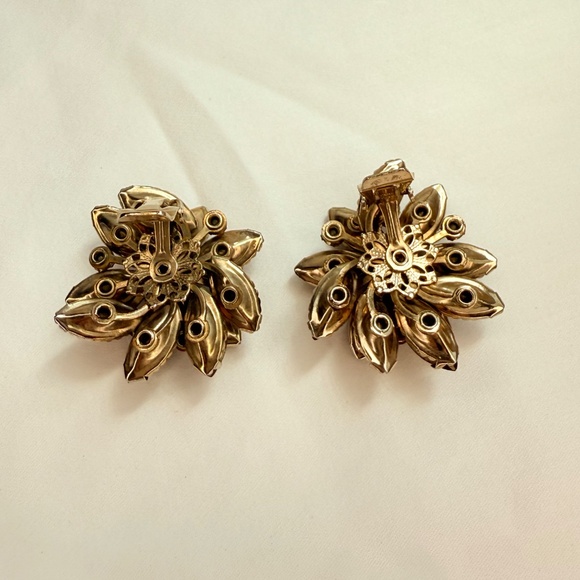 Vintage Rivited Brown Glass and Brown AB Clip Earrings Flower Cluster Design - Picture 7 of 14